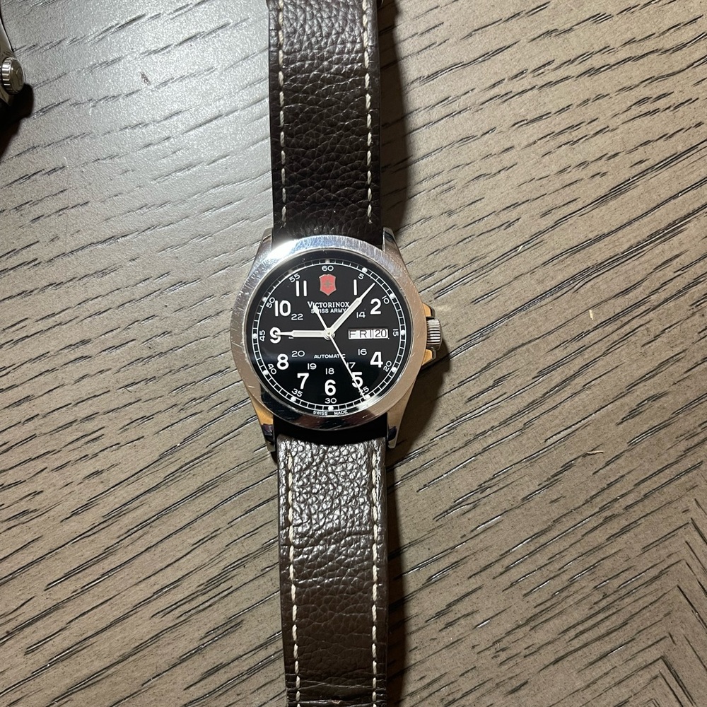 Victorinox Swiss Army Watch Automatic 38mm Case Size